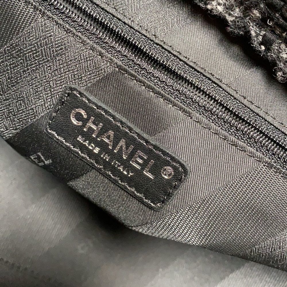 Chanel Authentic Portobello Black Quilted Calfskin Tote Bag - Picture 3 of 14